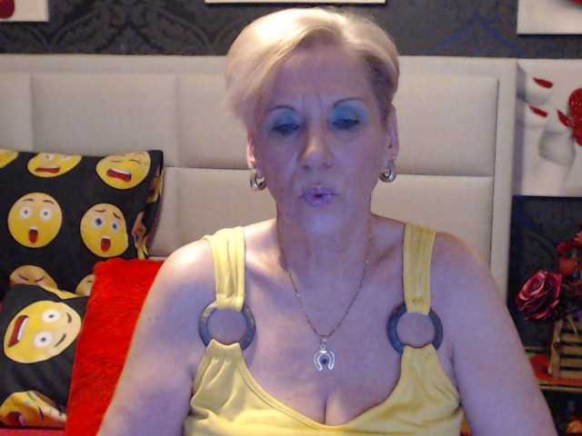 Live sex webcam photo for ANGELGRANNY #272662796