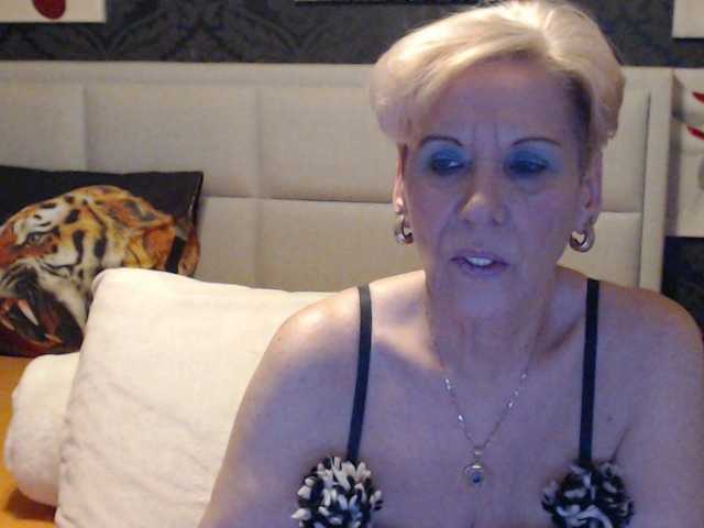 Live sex webcam photo for ANGELGRANNY #273316526