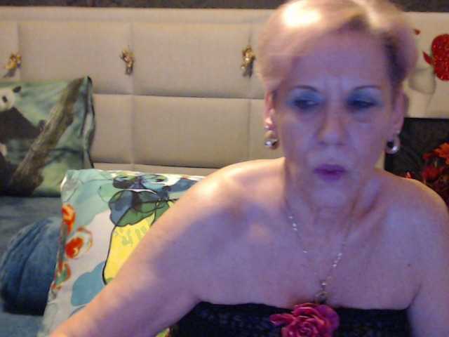 Live sex webcam photo for ANGELGRANNY #275518484