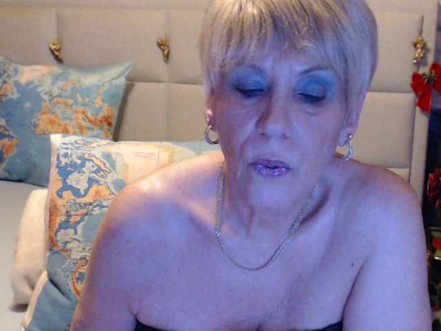 Live sex webcam photo for ANGELGRANNY #277332719