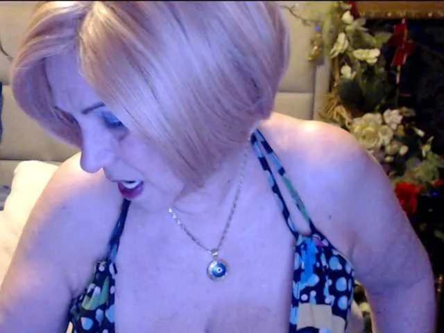 Live sex webcam photo for ANGELGRANNY #290635922
