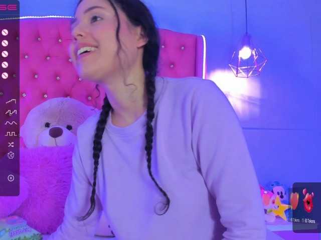 Live sex webcam photo for ANGELLCUTE1 #275708083