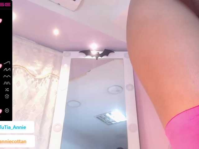 Live sex webcam photo for ANNIECOTTAN #275527193