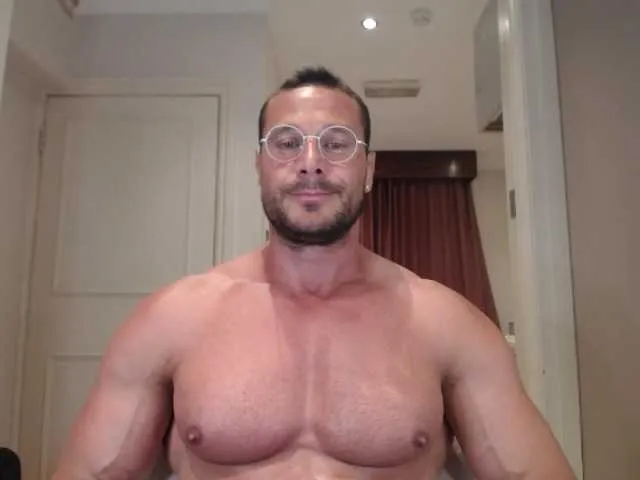 Live sex webcam photo for APOLLO69UNIQUE #275547571