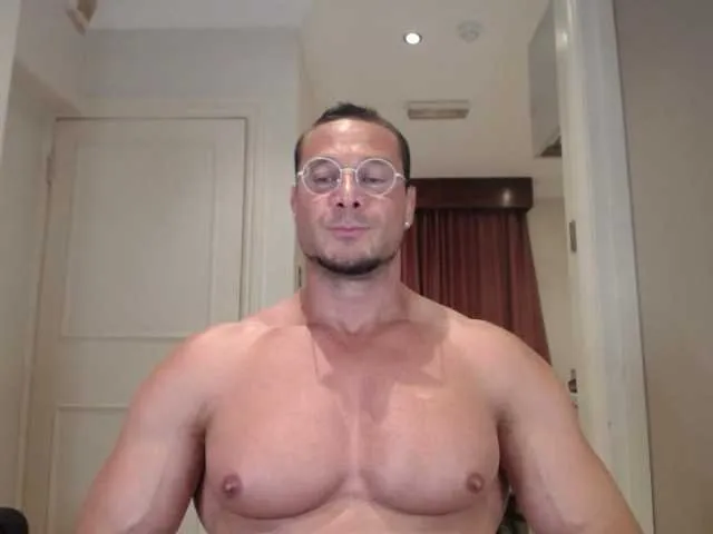 Live sex webcam photo for APOLLO69UNIQUE #275717871