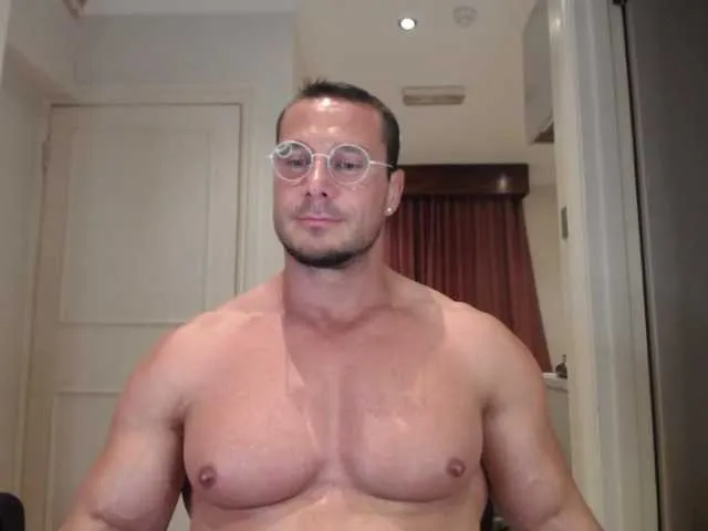 Live sex webcam photo for APOLLO69UNIQUE #275729931