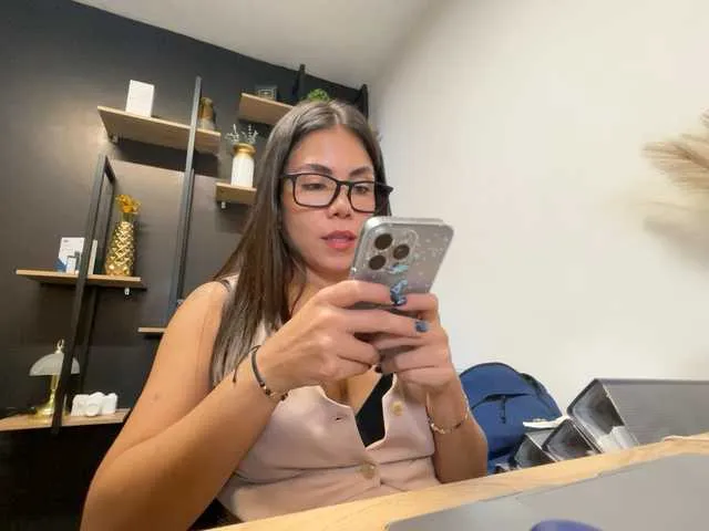 Live sex webcam photo for APRILHILL #290897896