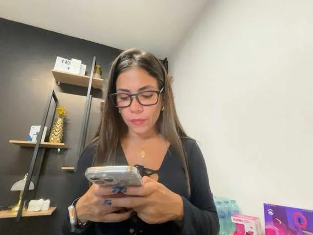 Live sex webcam photo for APRILHILL #290933815