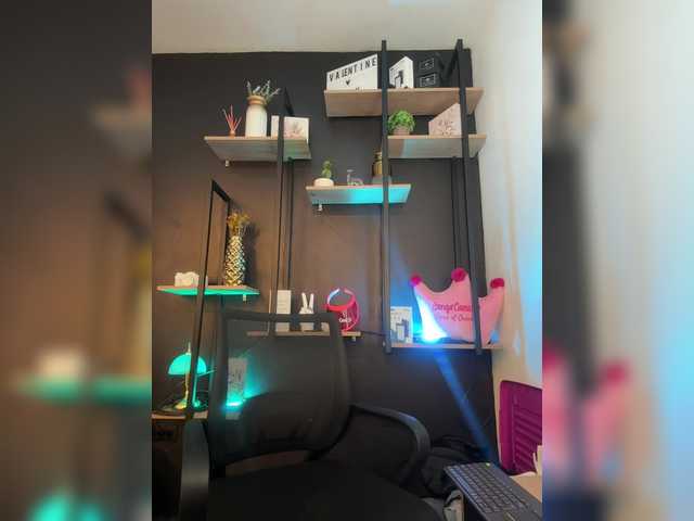 Live sex webcam photo for APRILHILL #291486388