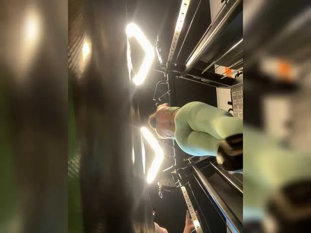 Live sex webcam photo for APRILHILL #292261643