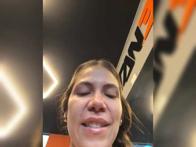 Live sex webcam photo for APRILHILL #292361972