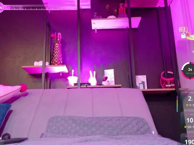 Live sex webcam photo for APRILHILL #292371140