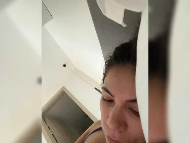 Live sex webcam photo for APRILHILL #293925358