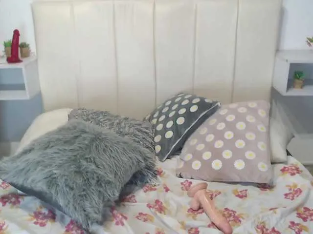 Live sex webcam photo for ASHLEYSTOOK #272288389