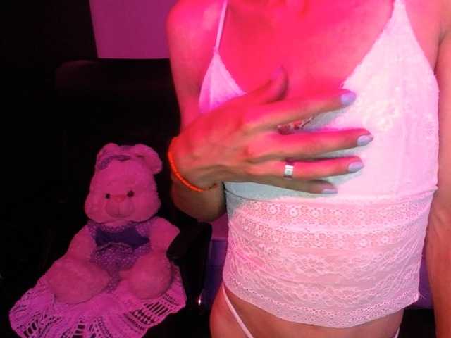 Live sex webcam photo for ASHLYANGELL #276244763