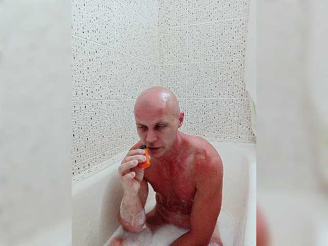 Live sex webcam photo for AXEMANAS #275584198