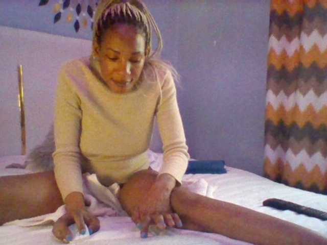 Live sex webcam photo for Aalia-1 #275721083