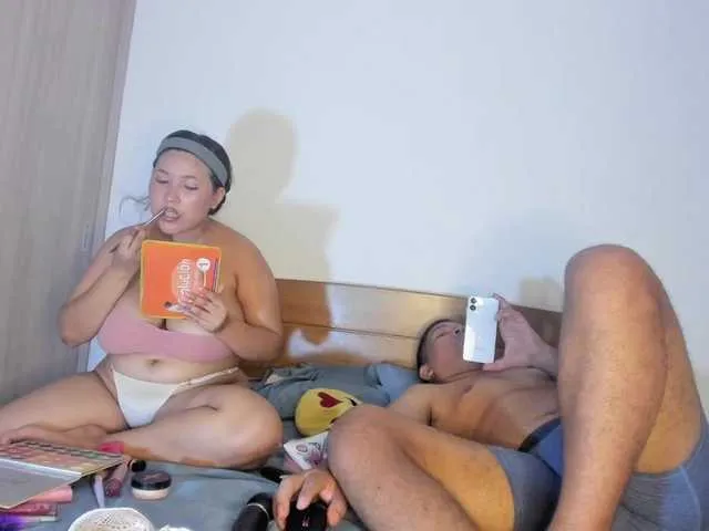 Live sex webcam photo for Aaron-AnnCams69 #291096381