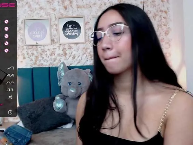 Live sex webcam photo for AbbieMiller09 #273448647