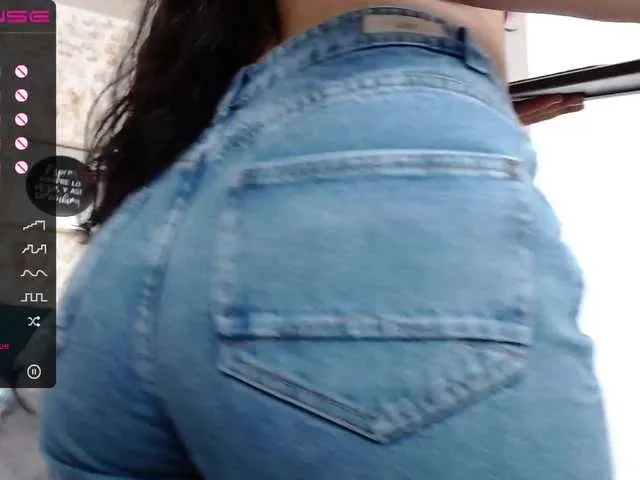 Live sex webcam photo for AbbieMiller09 #273460637