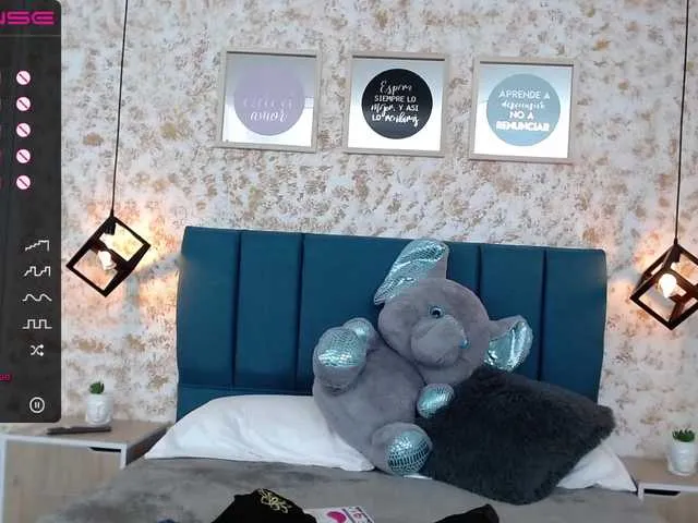 Live sex webcam photo for AbbieMiller09 #273463571