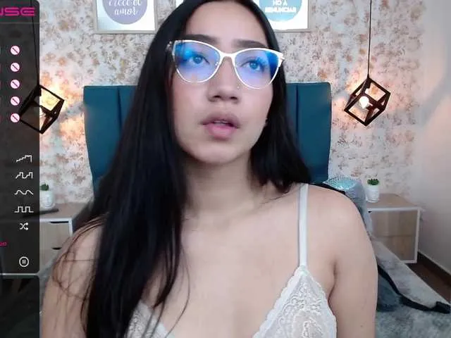 Live sex webcam photo for AbbieMiller09 #273487429