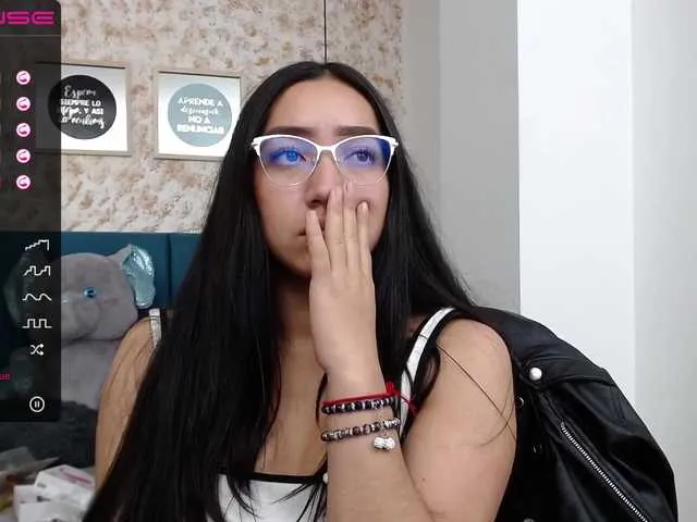 Live sex webcam photo for AbbieMiller09 #273529561