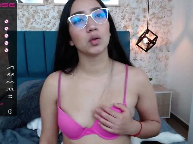 Live sex webcam photo for AbbieMiller09 #273583204