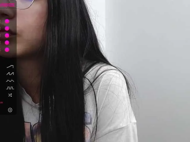 Live sex webcam photo for AbbieMiller09 #273679236