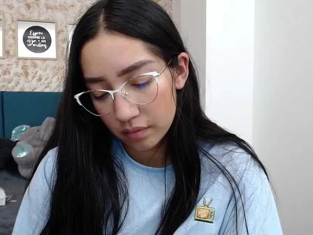 Live sex webcam photo for AbbieMiller09 #273744372