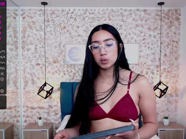 Live sex webcam photo for AbbieMiller09 #274046791