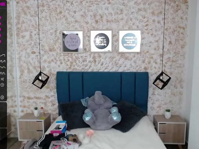 Live sex webcam photo for AbbieMiller09 #274058323