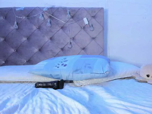 Live sex webcam photo for Abby-Foster-01 #288205052