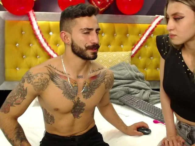Live sex webcam photo for AbbyAndMike #272374667