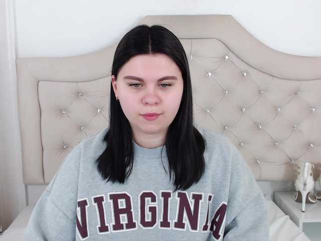 Live sex webcam photo for AbbyAngel #277703392