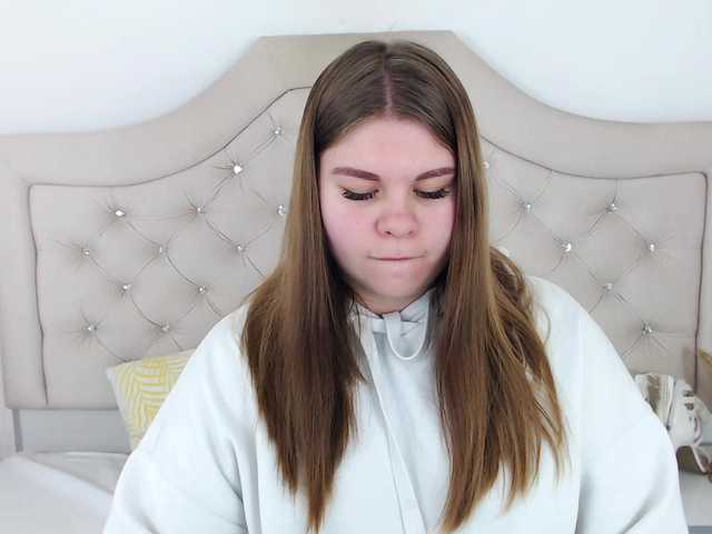 Live sex webcam photo for AbbyAngel #290155379