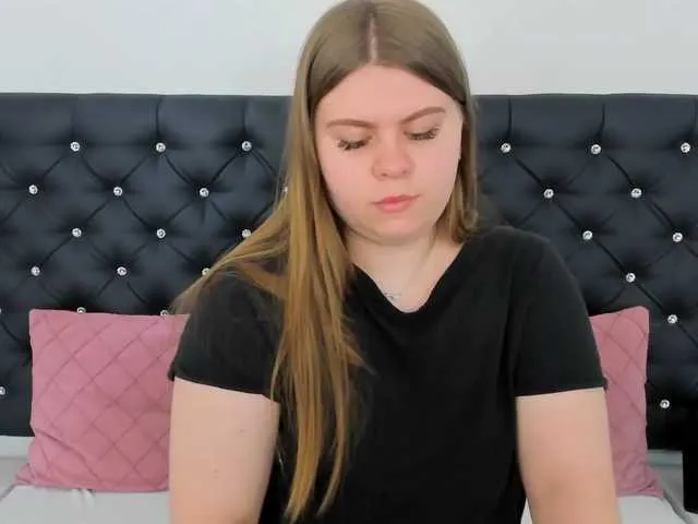 Live sex webcam photo for AbbyAngel #291338552