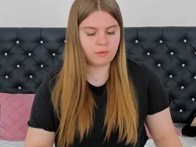 Live sex webcam photo for AbbyAngel #291410611