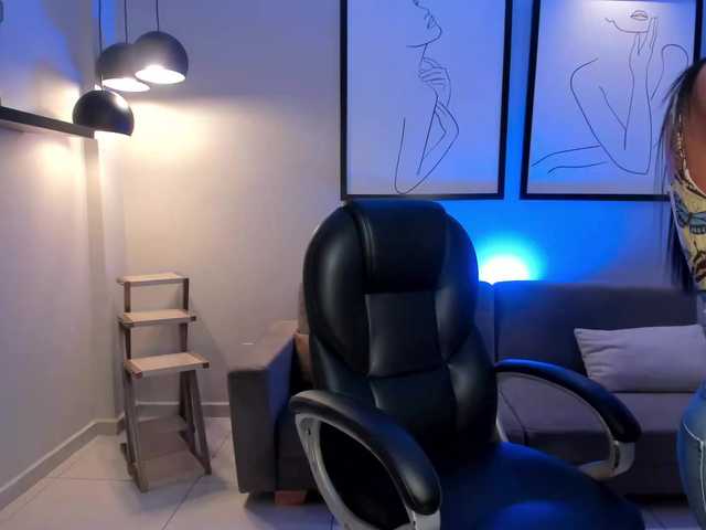 Live sex webcam photo for AbbyDalton #292014879