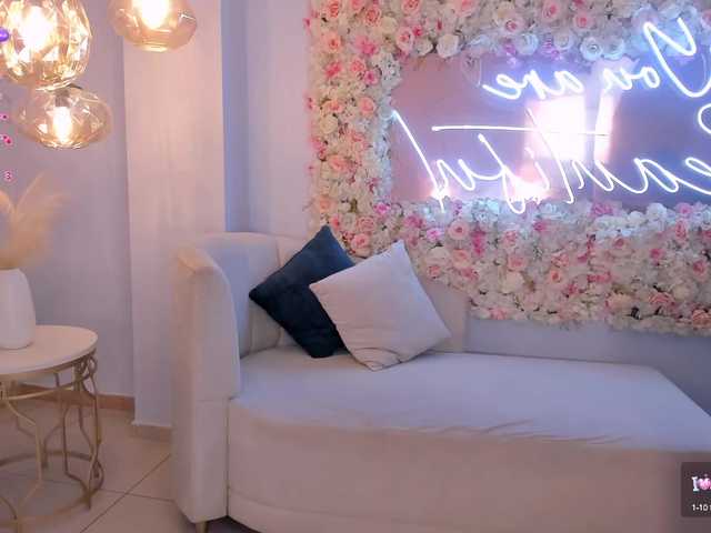 Live sex webcam photo for AbbyDalton #292020039