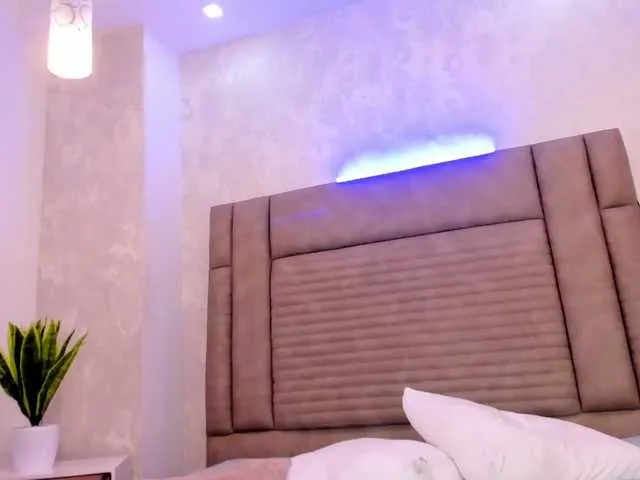 Live sex webcam photo for AbbyMiller #291393220