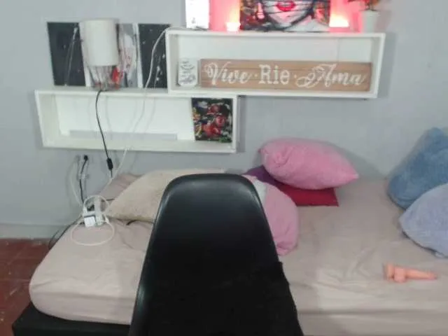 Live sex webcam photo for AbbyRaven #273667623