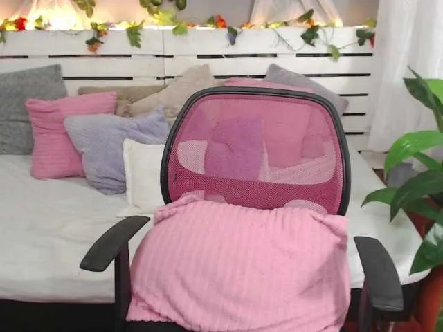 Live sex webcam photo for AbbyRaven #273933962