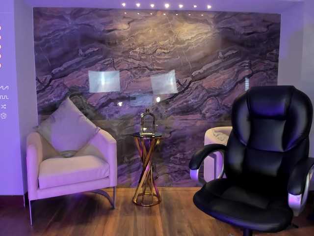 Live sex webcam photo for AbbyRogers #276375991