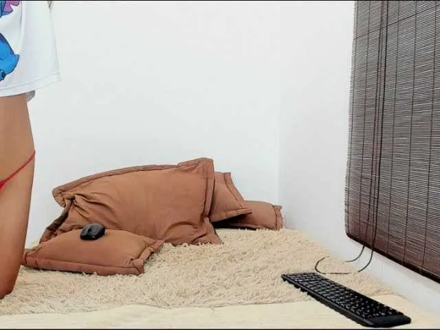 Live sex webcam photo for AbbyStone07 #276335901
