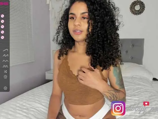 Live sex webcam photo for AbbyyMonroe #275426280