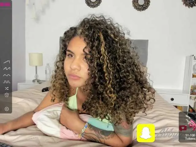 Live sex webcam photo for AbbyyMonroe #275531340