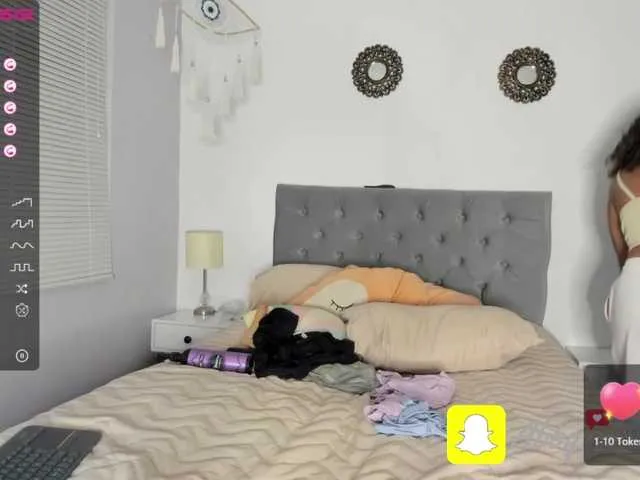 Live sex webcam photo for AbbyyMonroe #275539926