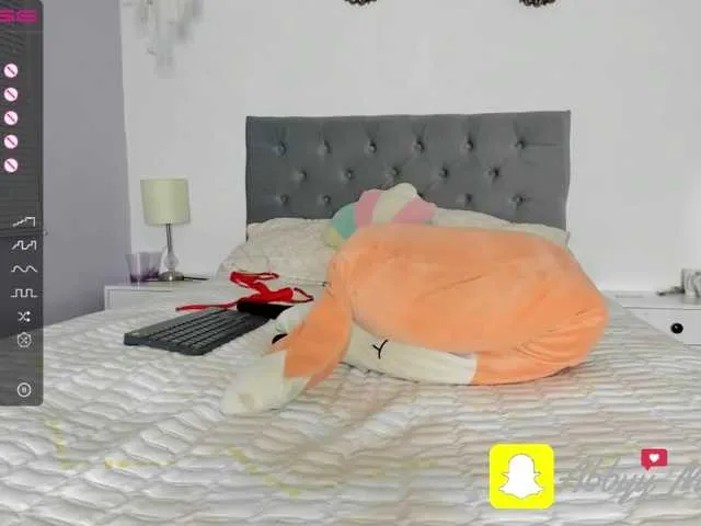 Live sex webcam photo for AbbyyMonroe #275637487