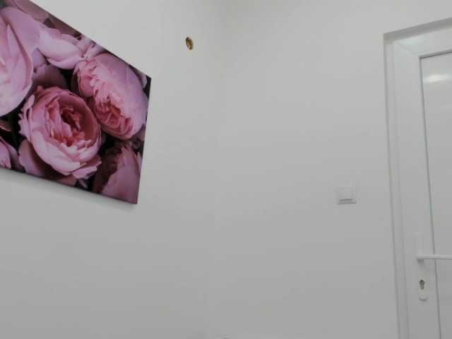 Live sex webcam photo for AbellaDanger9 #272819348